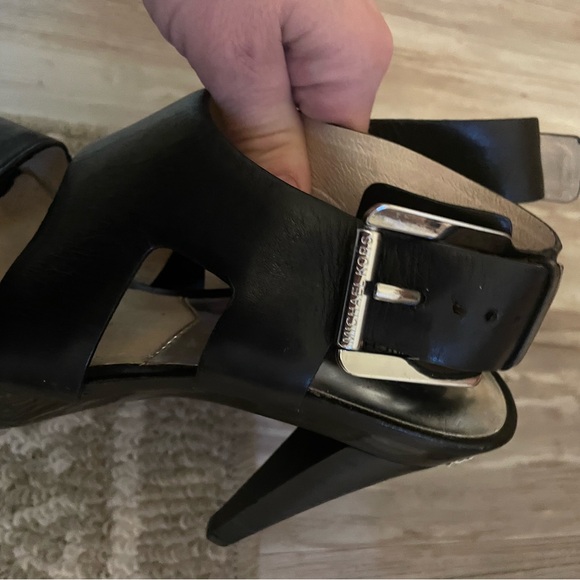 Michael Michael Kors black leather heels - Picture 3 of 5